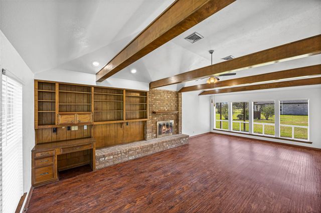 2348 Shalmar Drive, West Columbia, TX 77486