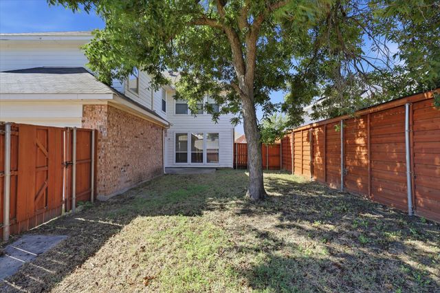 1814 Oak Bend Lane, Garland, TX 75040