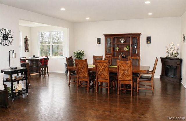 860 Backshore Drive, Canton, MI 48187