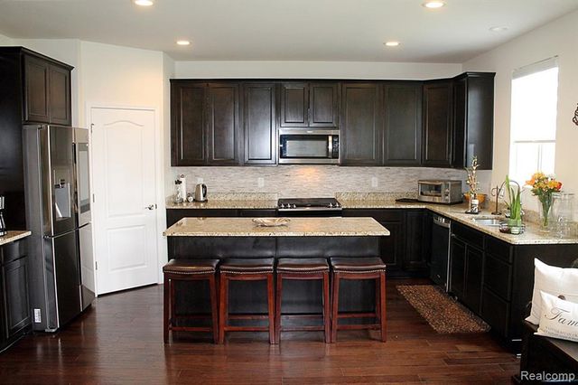 860 Backshore Drive, Canton, MI 48187