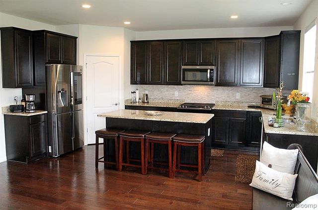 860 Backshore Drive, Canton, MI 48187