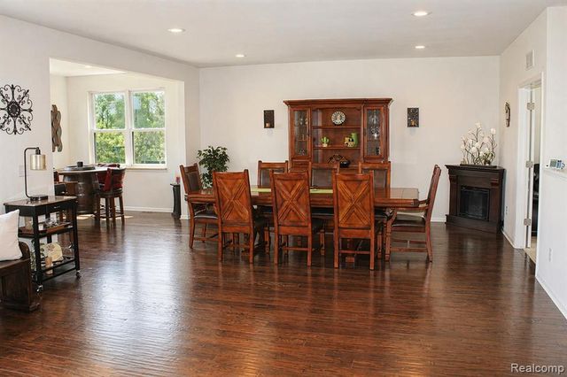 860 Backshore Drive, Canton, MI 48187