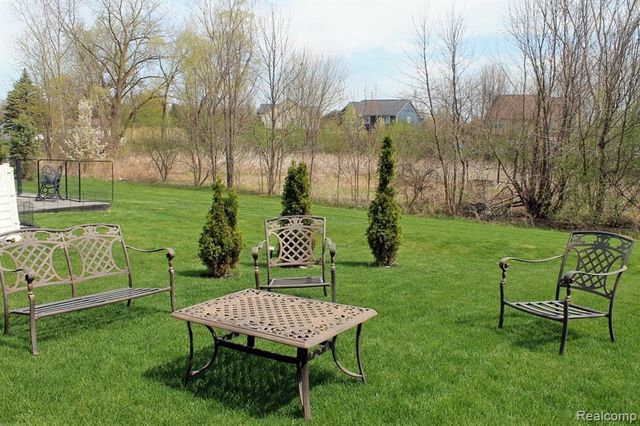 860 Backshore Drive, Canton, MI 48187
