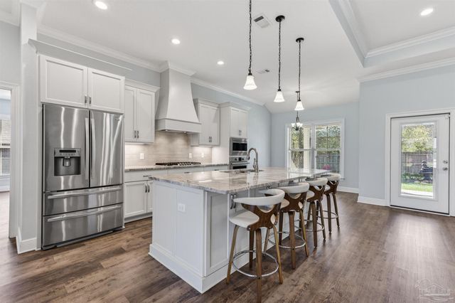 1181 Wensel Dr, Cantonment, FL 32533