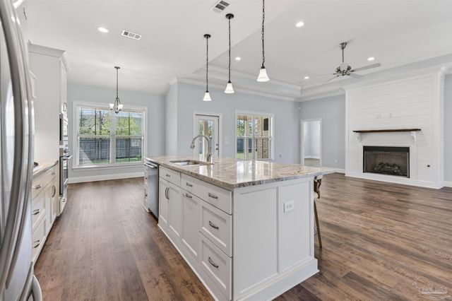 1181 Wensel Dr, Cantonment, FL 32533