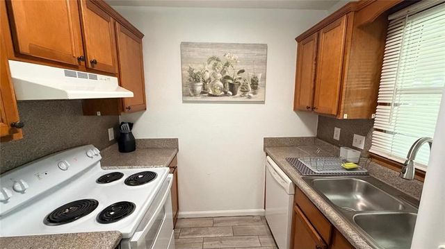 250 Mill Creek Place, Roswell, GA 30076