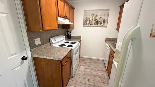 250 Mill Creek Place, Roswell, GA 30076