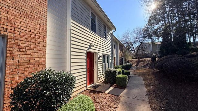 250 Mill Creek Place, Roswell, GA 30076