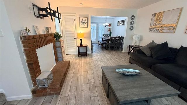 250 Mill Creek Place, Roswell, GA 30076