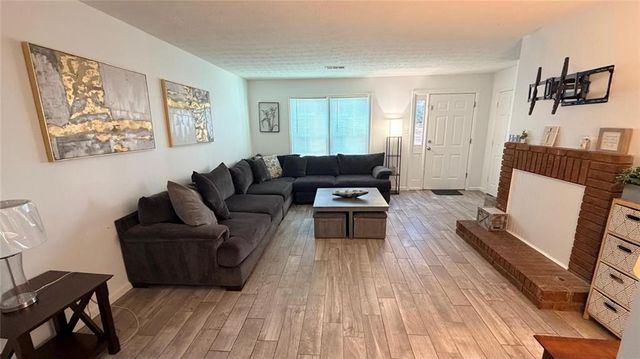 250 Mill Creek Place, Roswell, GA 30076