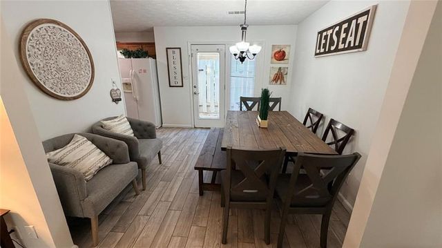 250 Mill Creek Place, Roswell, GA 30076