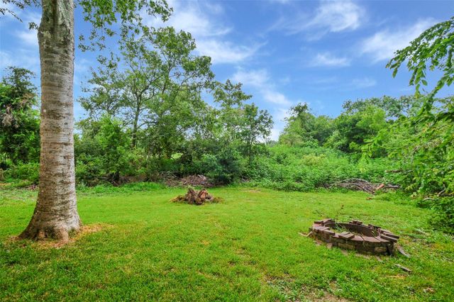 4511 Ravine Drive, Friendswood, TX 77546