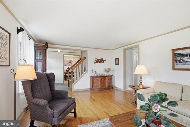 2182 VEUMONT DR, Lancaster, PA 17601