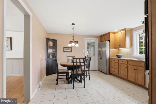 2182 VEUMONT DR, Lancaster, PA 17601