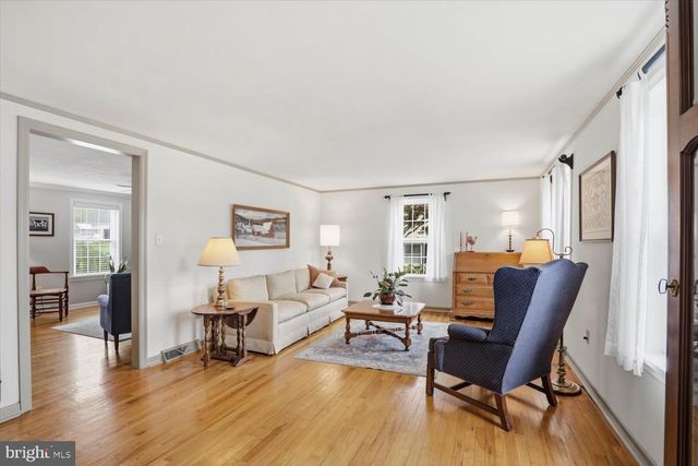 2182 VEUMONT DR, Lancaster, PA 17601
