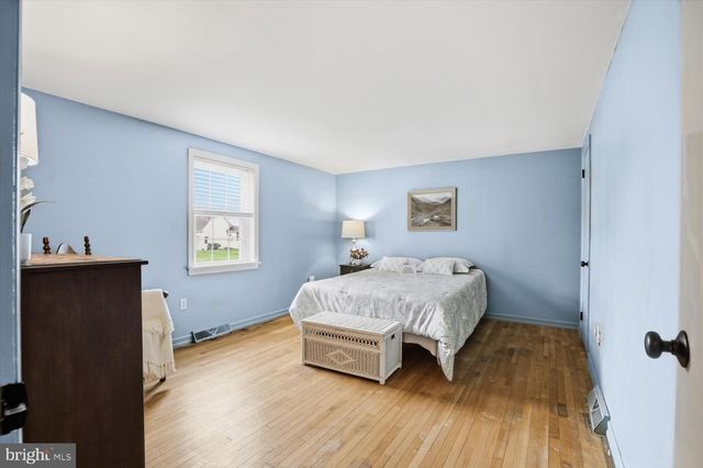 2182 VEUMONT DR, Lancaster, PA 17601
