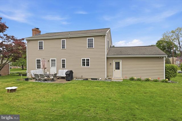 2182 VEUMONT DR, Lancaster, PA 17601