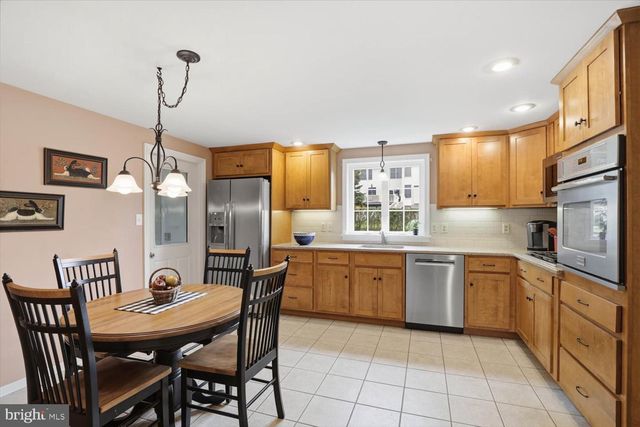 2182 VEUMONT DR, Lancaster, PA 17601