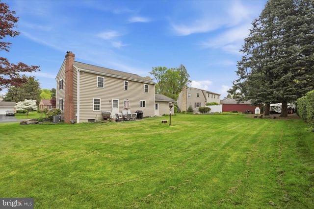 2182 VEUMONT DR, Lancaster, PA 17601