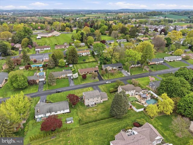 2182 VEUMONT DR, Lancaster, PA 17601