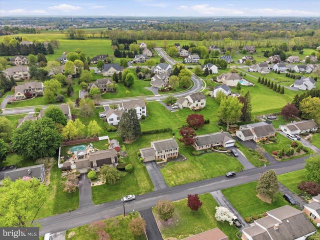 2182 VEUMONT DR, Lancaster, PA 17601