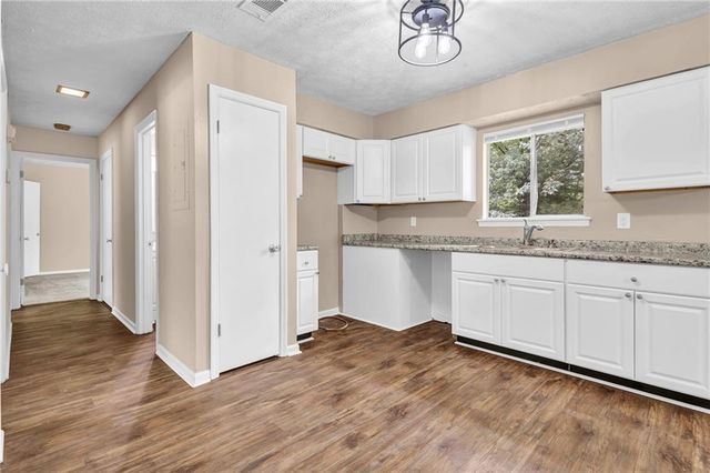 8998 Hurst Court, Jonesboro, GA 30238