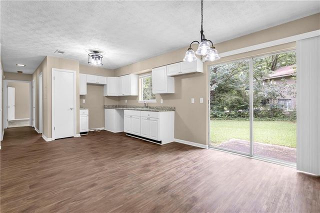 8998 Hurst Court, Jonesboro, GA 30238