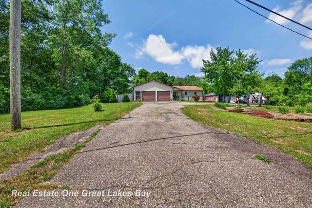 6153 Marathon Road, Marathon Twp, MI 48464