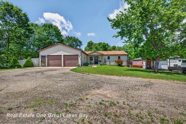 6153 Marathon Road, Marathon Twp, MI 48464