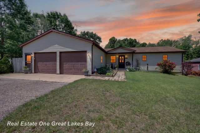 6153 Marathon Road, Marathon Twp, MI 48464