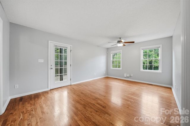 1737 9th Street Place SE, Hickory, NC 28602