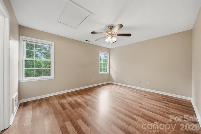 1737 9th Street Place SE, Hickory, NC 28602