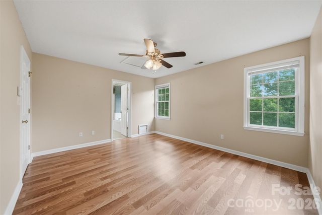 1737 9th Street Place SE, Hickory, NC 28602