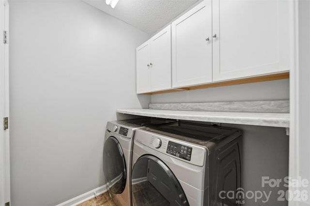 1737 9th Street Place SE, Hickory, NC 28602