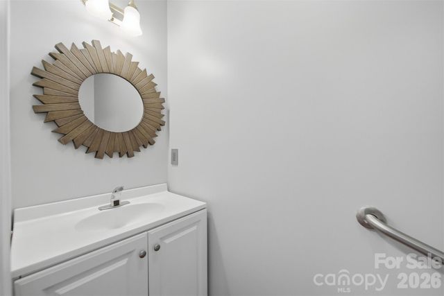 1737 9th Street Place SE, Hickory, NC 28602
