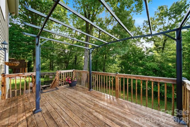 1737 9th Street Place SE, Hickory, NC 28602