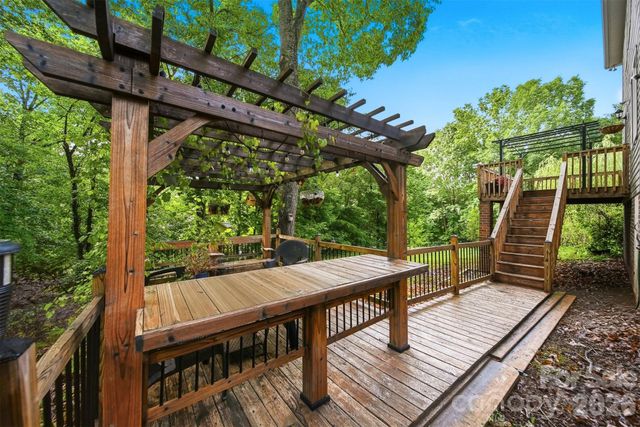 1737 9th Street Place SE, Hickory, NC 28602