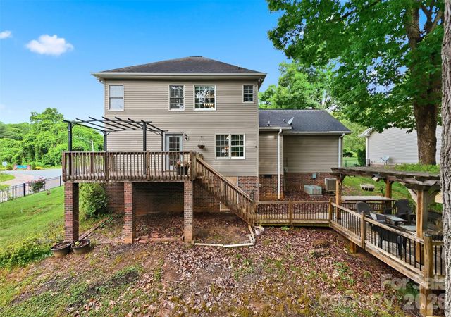 1737 9th Street Place SE, Hickory, NC 28602