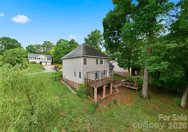 1737 9th Street Place SE, Hickory, NC 28602