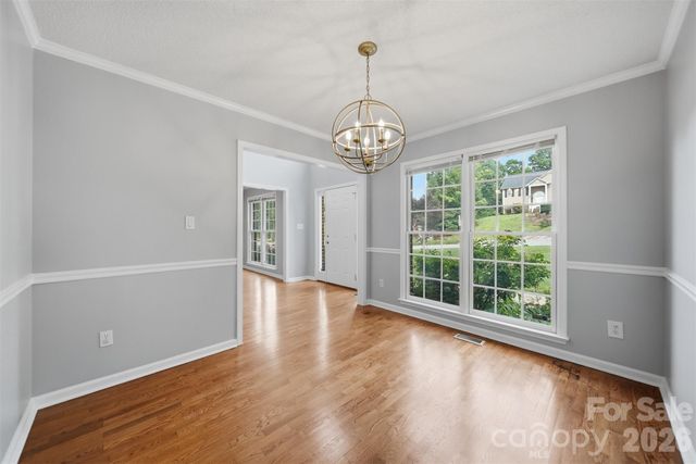 1737 9th Street Place SE, Hickory, NC 28602