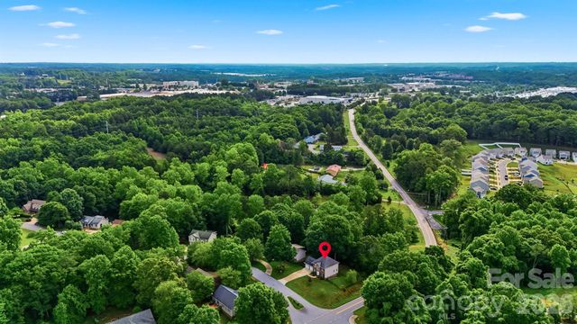 1737 9th Street Place SE, Hickory, NC 28602