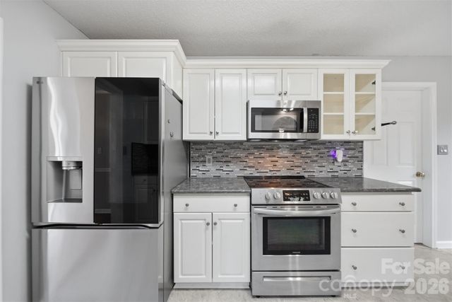 1737 9th Street Place SE, Hickory, NC 28602