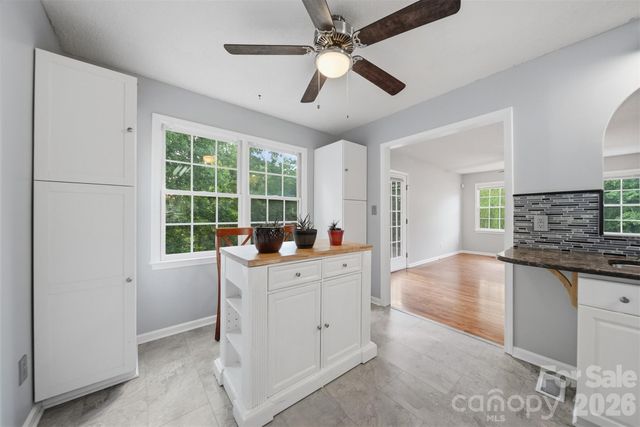 1737 9th Street Place SE, Hickory, NC 28602
