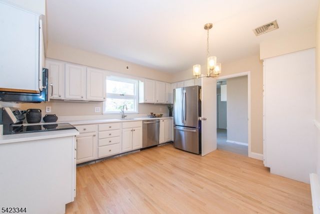 89 Sykes Ave, Livingston Twp., NJ 07039