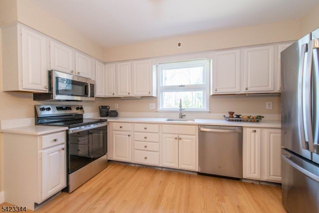 89 Sykes Ave, Livingston Twp., NJ 07039