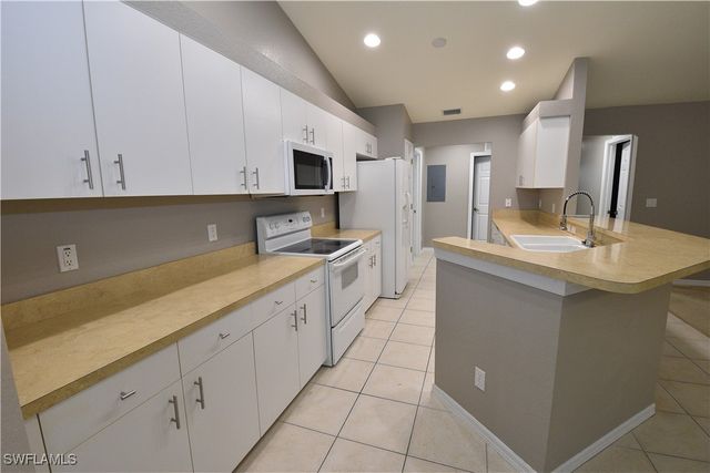 19949 Lake Vista CIR 16C, Lehigh Acres, FL 33936