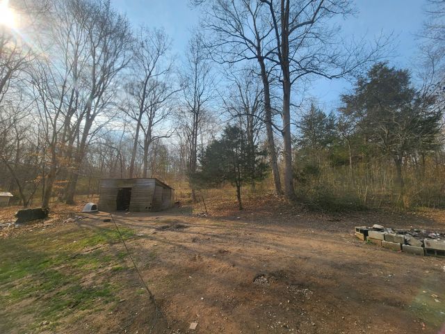 1200 Bloom Landing Rd, Charlotte, TN 37036