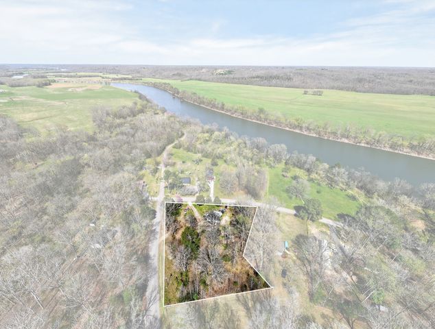 1200 Bloom Landing Rd, Charlotte, TN 37036
