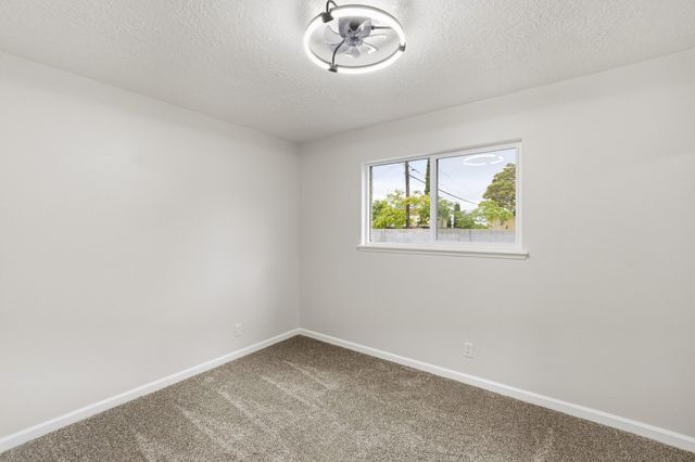 317 64th Street SW, Albuquerque, NM 87121