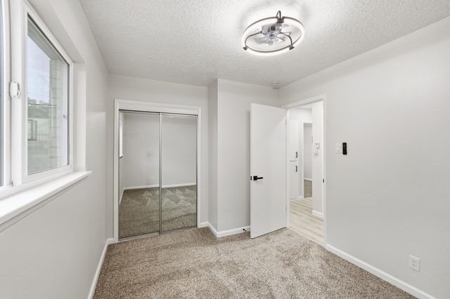 317 64th Street SW, Albuquerque, NM 87121